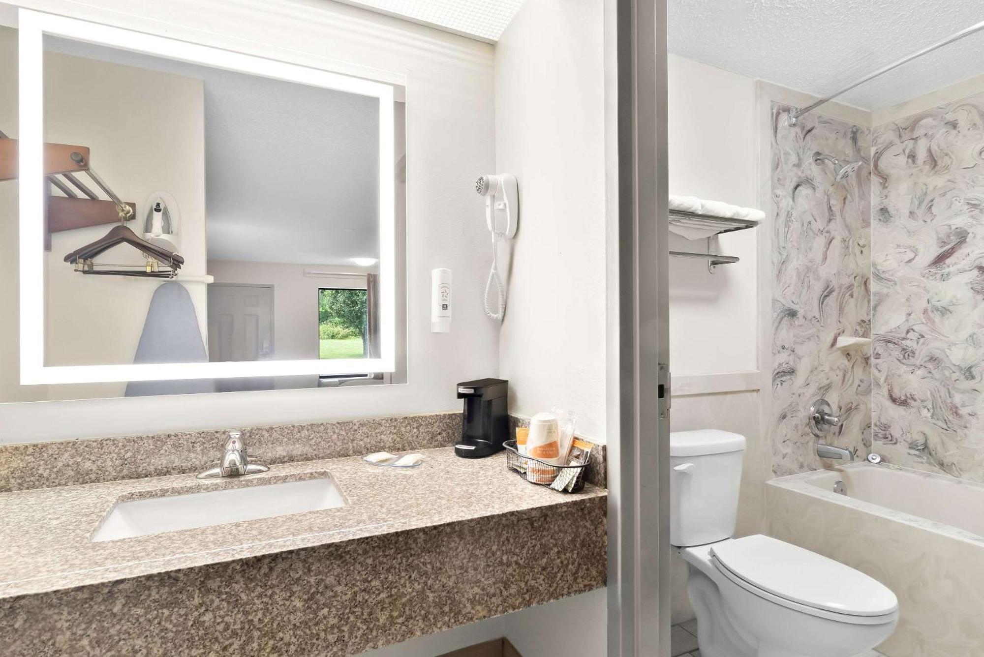 Quality Inn Russellville Εξωτερικό φωτογραφία